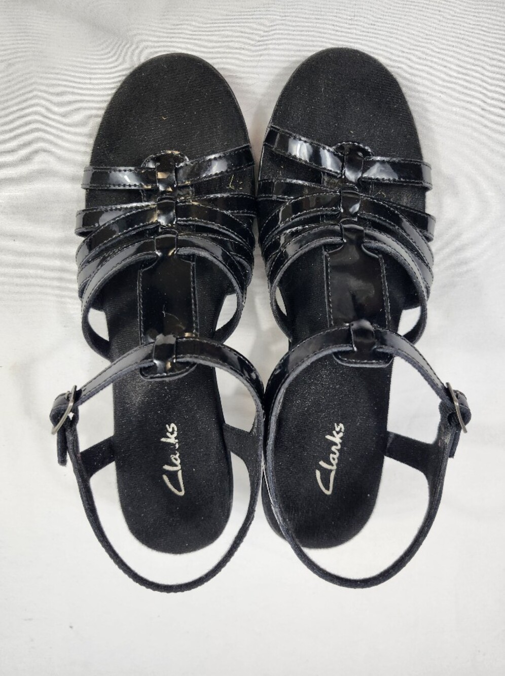 Clarks Womens 7.5 M Black Patent Strappy Heels Buckle Up Sandals Shoes - Picture 6 of 8